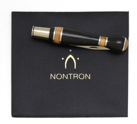 COUTEAU PLIANT NONTRON BOULE MARQUETERIE EBENE OLIVIER ALU N°25 - MANCHE 12 CM EN MARQUETERIE - VIROLE TOURNANTE  MAILLECHORT