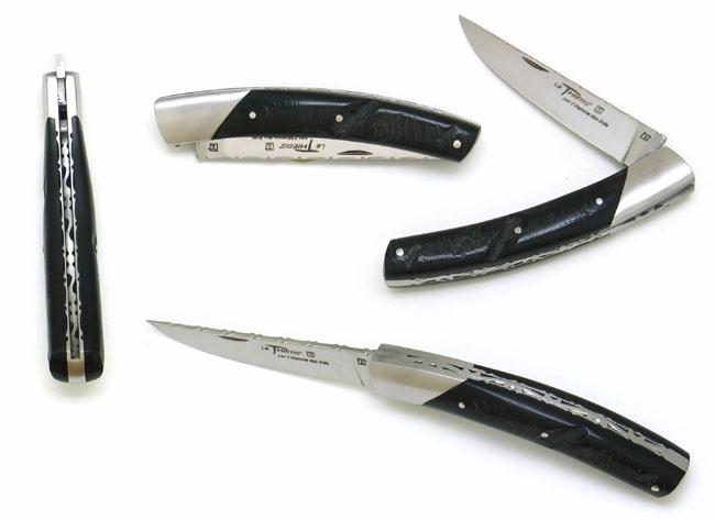 COUTEAU DE POCHE LE THIERS® EN CROUTE DE BUFFLE PAR L'HOMME DES BOIS - 1 MITRE INOX - TOUT CISELE MAIN