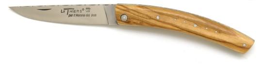 Couteau pliant artisanal LE THIERS® en bois d'olivier ciselé