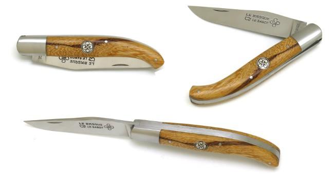 COUTEAU LE BASQUE MANCHE EN BOIS DE SERPENT MEDAILLON CROIX BASQUE