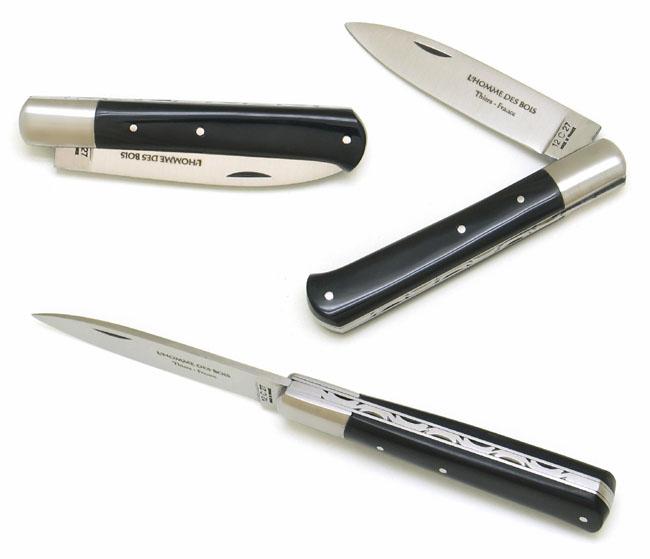 COUTEAU DE POCHE YSSINGEAUX EN CORNE NOIRE GAMME ELEGANCE CISELEE- 1 MITRE EN INOX