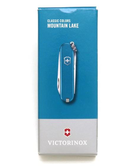 COUTEAU SUISSE VICTORINOX CLASSIC SD MOUNTAIN LAKE MODELE 0.6223.23G - CANIF ONGLIER 58 MM BLEU