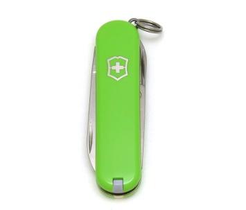 COUTEAU SUISSE VICTORINOX CLASSIC SD SMASHED AVOCADO MODELE 0.6223.43G - CANIF ONGLIER 58 MM VERT