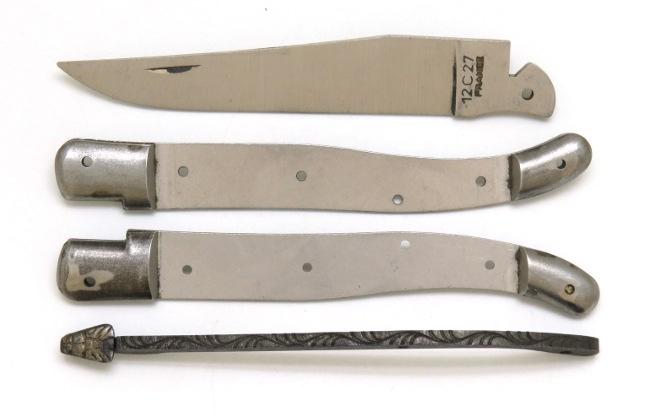 KIT COUTEAU DE POCHE LAGUIOLE 2 MITRES SANS FILET- 12 CM RESSORT GUILLOCHE - MOUCHE SOUDEE