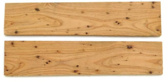 2 PLAQUETTES EN GENEVRIER TYPE B - POUR MONTAGE DE COUTEAU