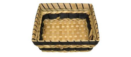 Panier vide ne feuilles tressées