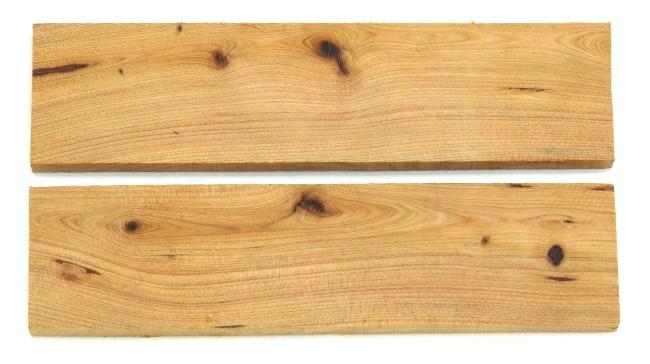 2 PLAQUETTES EN BOIS DE GENEVRIER TYPE A - POUR MONTAGE DE COUTEAU
