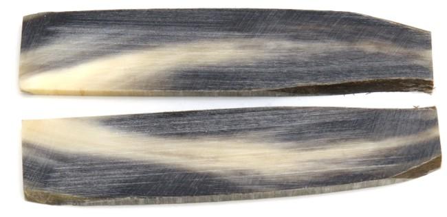2 PLAQUETTES EN POINTE DE CORNE BLONDE JASPEE TYPE B - POUR MONTAGE DE COUTEAU