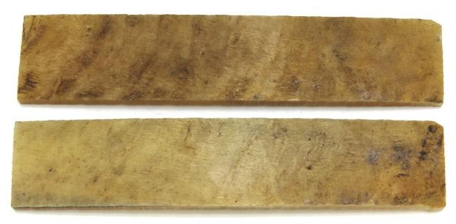 2 PLAQUETTES EN CORNE DE BELIER (CLAIRE) TYPE B - POUR MONTAGE DE COUTEAU
